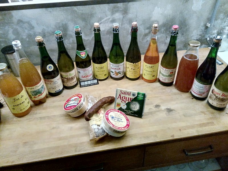 File:Cider selection and snacks faa2017.jpg