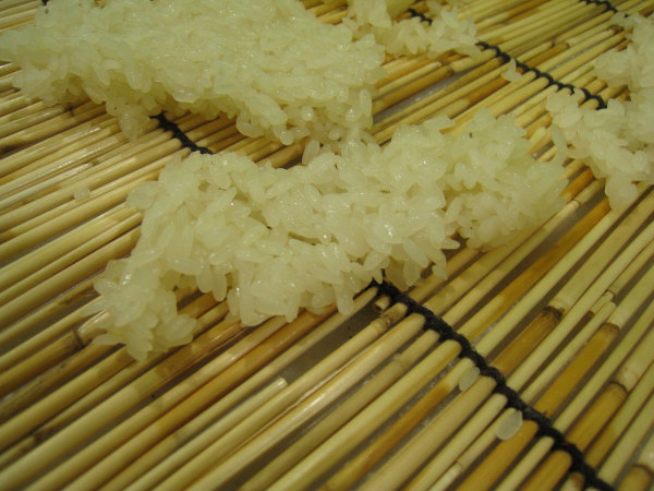File:Chapsal rice cooling close up 600 450 susubori seoul fa02082012.jpg
