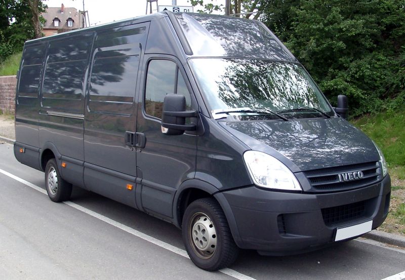 File:Iveco Daily front wiki fourth generation.jpg